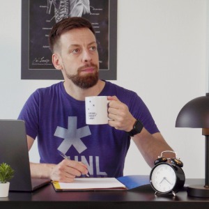 Physiotherapeut Matthias schriebt seinen Newsletter Freitag in Bewegung